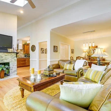 North Raleigh Vacation Rental About 8 Mi To Downtown!